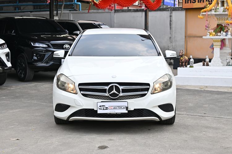 Mercedes-Benz A-Class 2013 A180 Sedan เบนซิน ไม่ติดแก๊ส เกียร์อัตโนมัติ ขาว รูปที่ 2