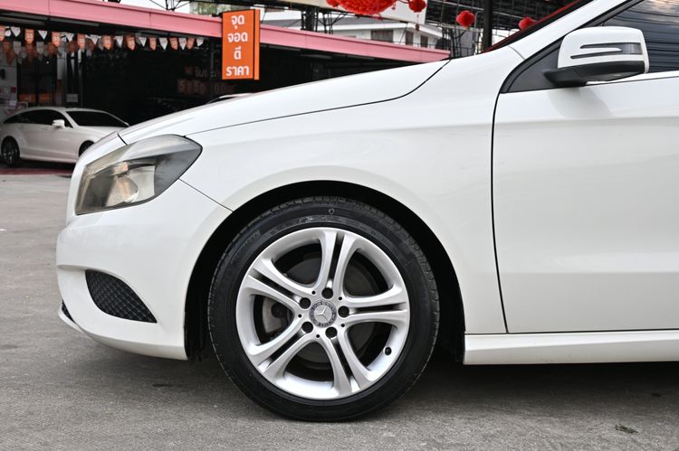 Mercedes-Benz A-Class 2013 A180 Sedan เบนซิน ไม่ติดแก๊ส เกียร์อัตโนมัติ ขาว รูปที่ 3