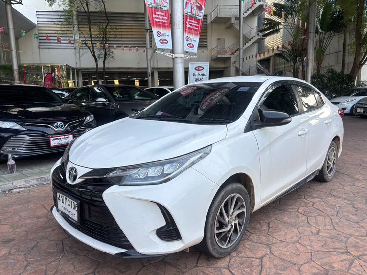 Toyota Yaris ATIV 2020 1.2 Sport Sedan เบนซิน ไม่ติดแก๊ส เกียร์อัตโนมัติ ขาว รูปที่ 3