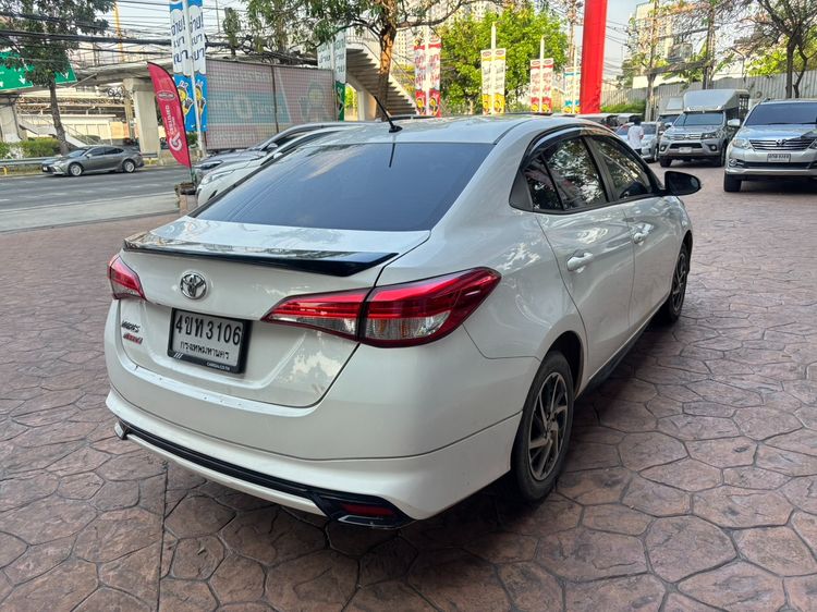 Toyota Yaris ATIV 2020 1.2 Sport Sedan เบนซิน ไม่ติดแก๊ส เกียร์อัตโนมัติ ขาว รูปที่ 4