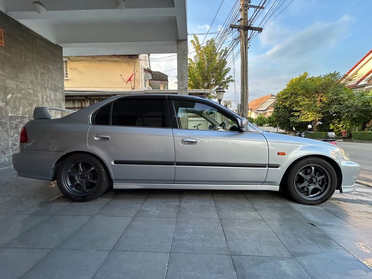 รถ Honda Civic 2.0 Type R สี บรอนซ์เงิน