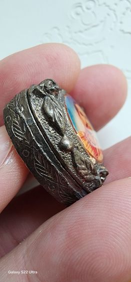 ตลับสีผึ้งล๊อคเก็ตรูป ร.๕ (ทำจากเงินยวง) รูปที่ 5