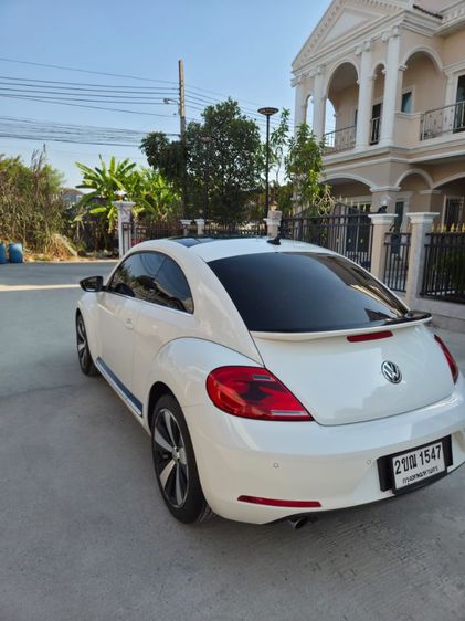 Volkswagen Beetle 2014 2.0 TDi Sedan เบนซิน ไม่ติดแก๊ส เกียร์อัตโนมัติ ขาว รูปที่ 2