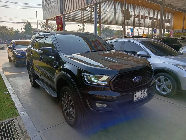 รถ Ford Everest 2.0 Titanium สี ดำ