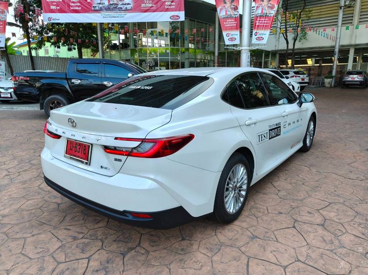 Toyota Camry 2025 2.5 Hybrid Sedan ไฮบริด ไม่ติดแก๊ส เกียร์อัตโนมัติ ขาว รูปที่ 4