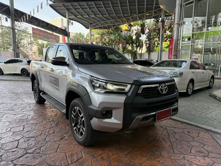 รถ Toyota Hilux Revo Double Cab 2.4 Mid Prerunner สี เทา