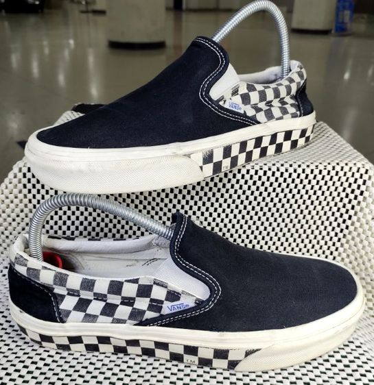 รองเท้า💥VANS Slip - On💥ของแท้‼️ลายสก็อตสีดำ -ขาว พื้นเดิม นิ่ม เบา สวยๆ เดิม สภาพดี💥ไซร์ 40  รูปที่ 2