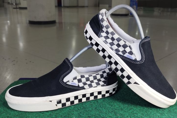 รองเท้า💥VANS Slip - On💥ของแท้‼️ลายสก็อตสีดำ -ขาว พื้นเดิม นิ่ม เบา สวยๆ เดิม สภาพดี💥ไซร์ 40  รูปที่ 3