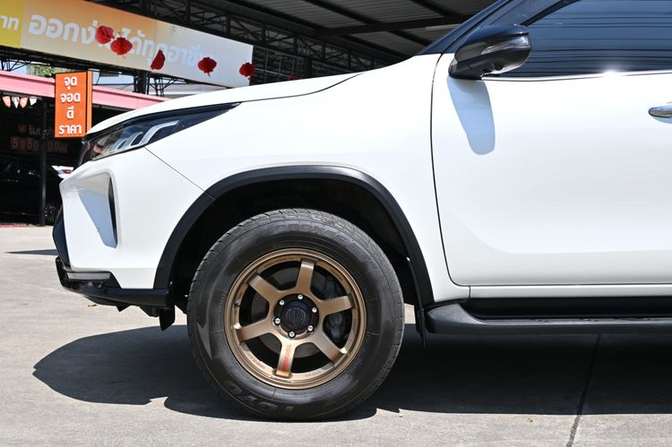 Toyota Fortuner 2021 2.4 Legender Utility-car ดีเซล ไม่ติดแก๊ส เกียร์อัตโนมัติ ขาว รูปที่ 3