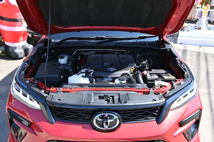 Toyota Fortuner 2021 2.8 Legender Utility-car ดีเซล ไม่ติดแก๊ส เกียร์อัตโนมัติ แดง รูปที่ 4
