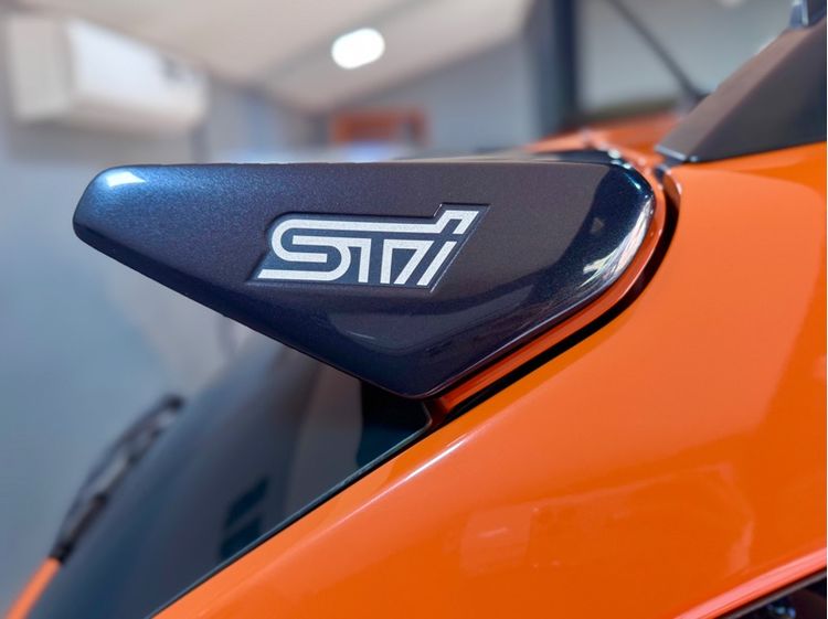 Subaru XV 2015 2.0 XV 4WD Utility-car เบนซิน LPG เกียร์อัตโนมัติ ส้ม รูปที่ 4