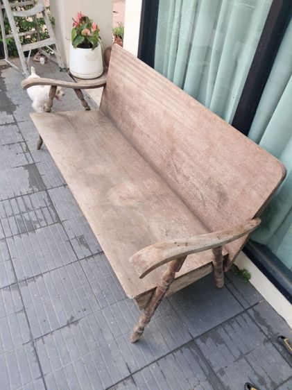 โซฟาไม้ประดู่