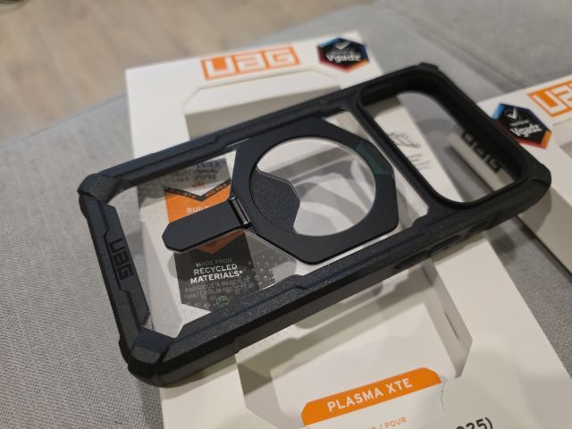 ขายเคส uag Plasma XTE ลองสวมครั้งเดียว เจ้าของขายเองไม่ใช่มิจจี้