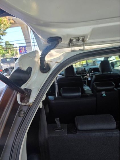 Toyota Veloz 2022 1.5 Premium Van เบนซิน ไม่ติดแก๊ส เกียร์อัตโนมัติ ขาว รูปที่ 4