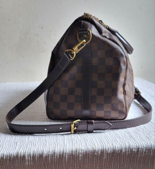 กระเป๋าสะพาย