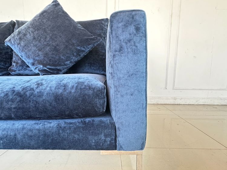 โซฟา 2-3 ที่นั่ง เบาะผ้ากำมะหยี่สีน้ำเงิน ขาสแตนเลส พร้อมหมอนอิงเข้าชุด  รูปที่ 10