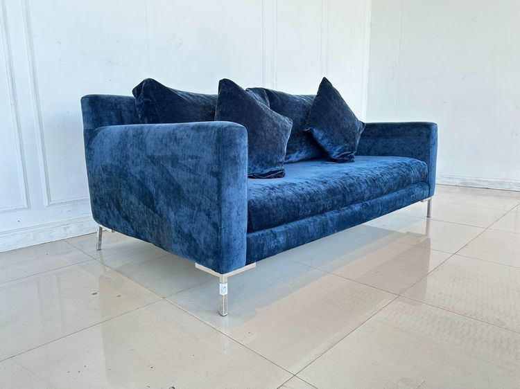 โซฟา 2-3 ที่นั่ง เบาะผ้ากำมะหยี่สีน้ำเงิน ขาสแตนเลส พร้อมหมอนอิงเข้าชุด  รูปที่ 3
