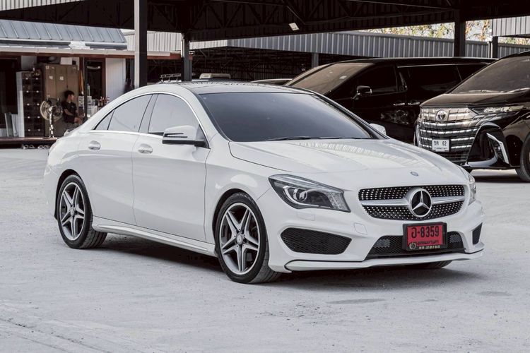 Mercedes-Benz CLA-Class 2015 CLA250 AMG Sedan เบนซิน ขาว รูปที่ 3