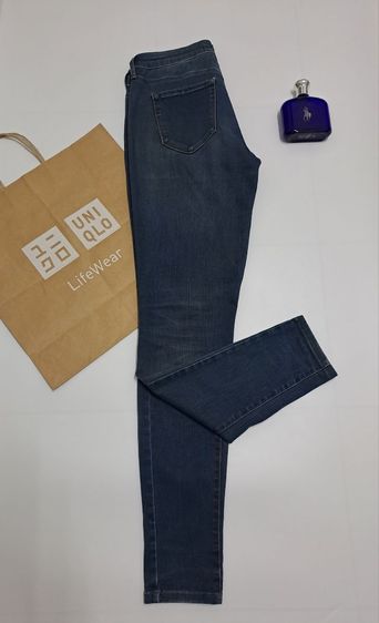 กางเกงยีนส์ Skinny ขายาวกระบอกเล็ก  ญ. แบรนด์ Uniqlo‼️ รูปที่ 4