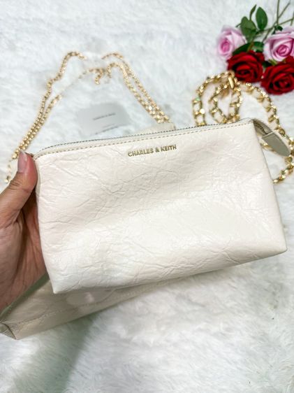  CHARLES  KEITH รุ่น Duo Double Chain Hobo Bag มือ2 รูปที่ 4