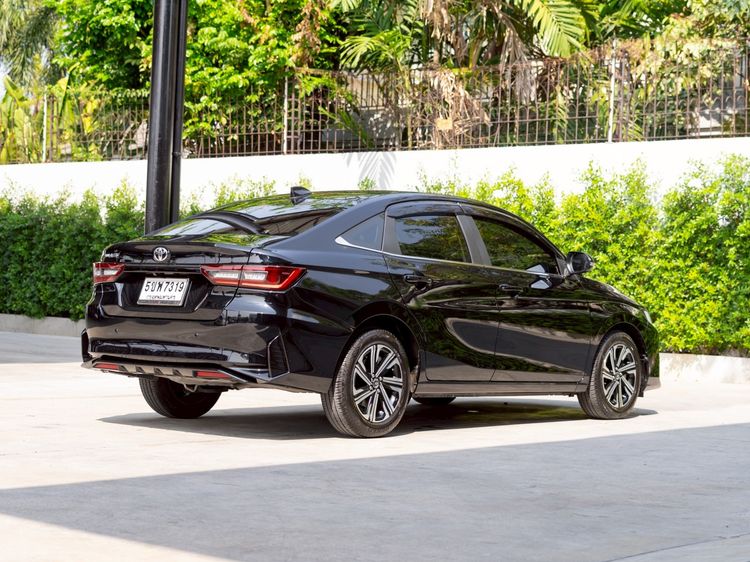 Toyota Yaris ATIV 2024 1.2 Premium Sedan เบนซิน ไม่ติดแก๊ส เกียร์อัตโนมัติ ดำ รูปที่ 4