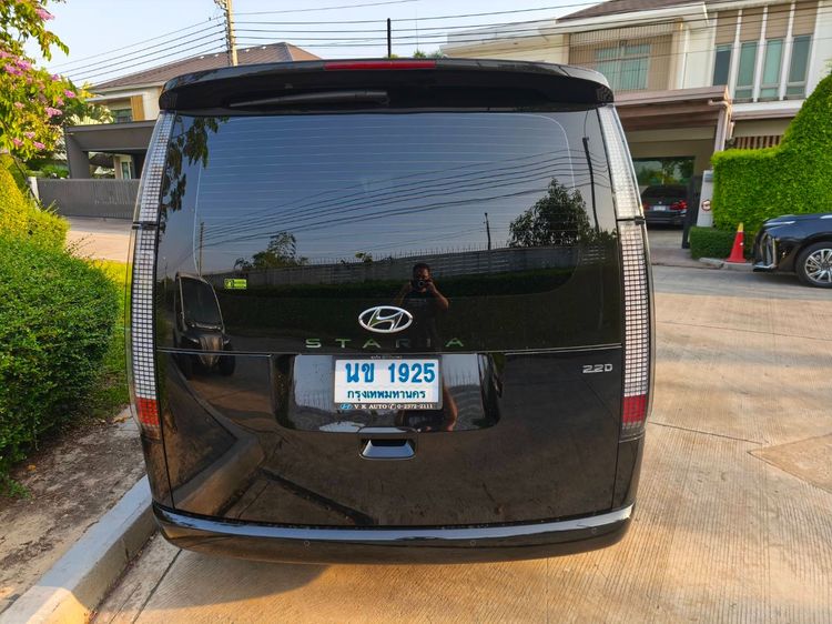 Hyundai Staria 2021 2.2 SEL Van ดีเซล ไม่ติดแก๊ส เกียร์อัตโนมัติ ดำ รูปที่ 4