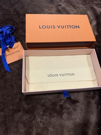 กล่องกระเป๋าตังค์หลุยส์ วิตตอง