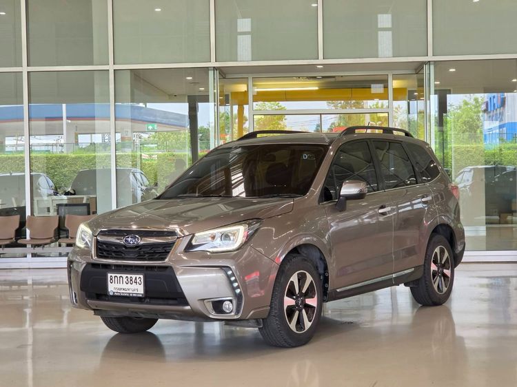 รถ Subaru Forester 2.0 i-P สี เขียว
