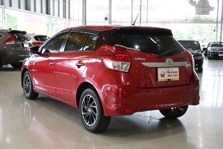 Toyota Yaris 2015 1.2 E Sedan เบนซิน ไม่ติดแก๊ส เกียร์อัตโนมัติ แดง รูปที่ 3