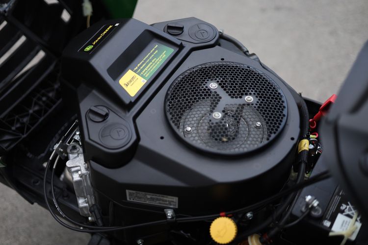 รถตัดหญ้านั่งขับมือสอง John Deere S240 รูปที่ 5