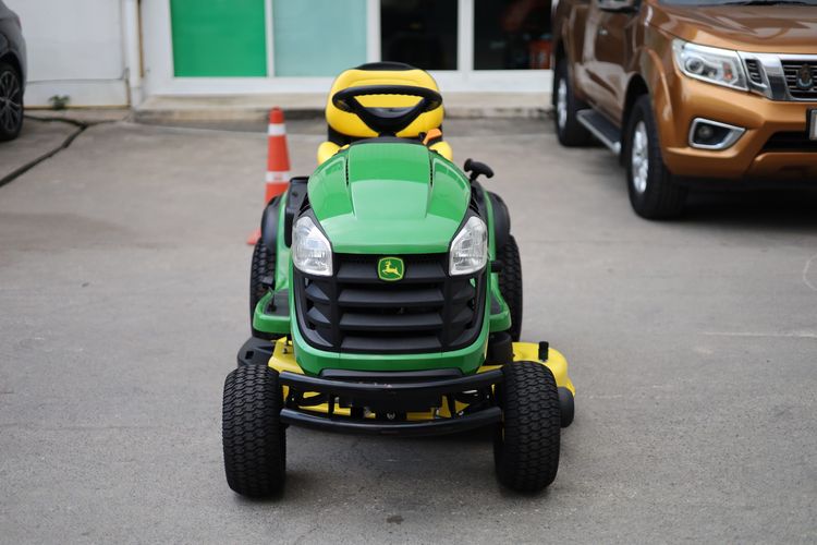 รถตัดหญ้านั่งขับมือสอง John Deere S240 รูปที่ 3