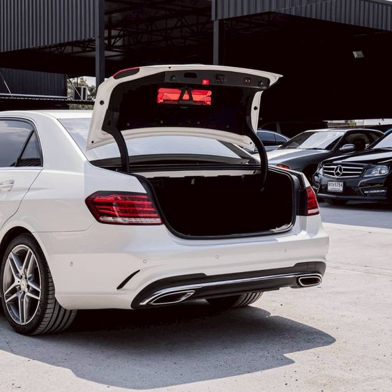 BMW Series 5 2018 530e Sedan เบนซิน ขาว รูปที่ 2