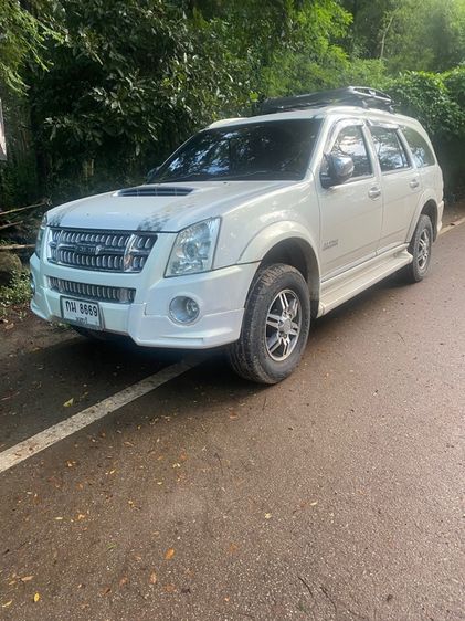 รถ Isuzu MU-7 3.0 Primo Super Platinum สี ขาว