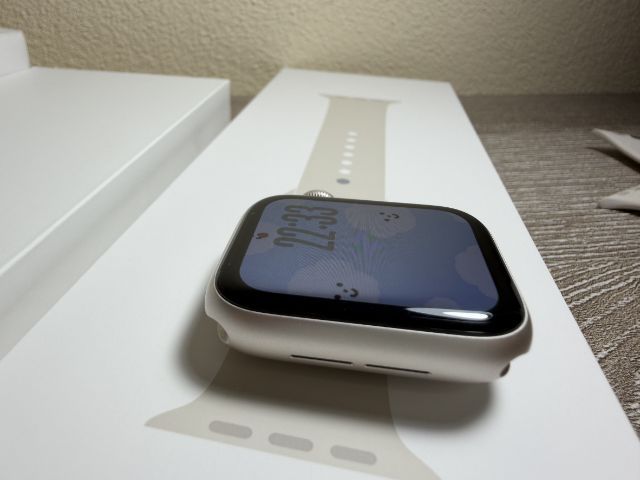 ขาว ยาง Apple watch SE Gen 2 40mm สี Starlight GPS 