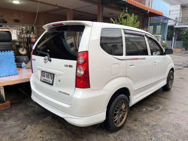 รถ Toyota Avanza 1.5 E Exclusive สี ขาว