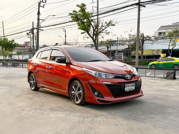 Toyota Yaris 2018 1.2 G Plus Sedan เบนซิน ไม่ติดแก๊ส เกียร์อัตโนมัติ ส้ม รูปที่ 3