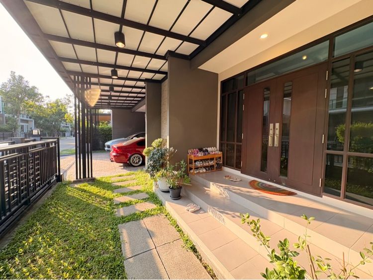 The city พัฒนาการ