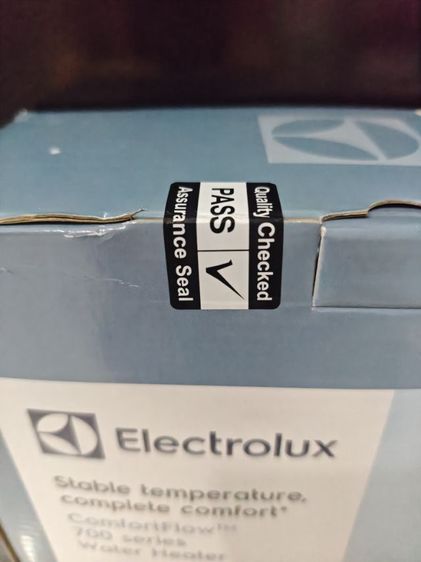 เครื่องเครื่องทำน้ำอุ่น Electrolux 4800wของศูนย์ไม่แกะซีล รูปที่ 3