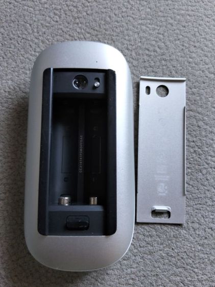 ขอขายเมาส์ Apple wireless model No A12963VDC แท้ผลิตในจีนใช้ถ่าน Alkaline AAA 2ก้อน สีขาว รูปที่ 11