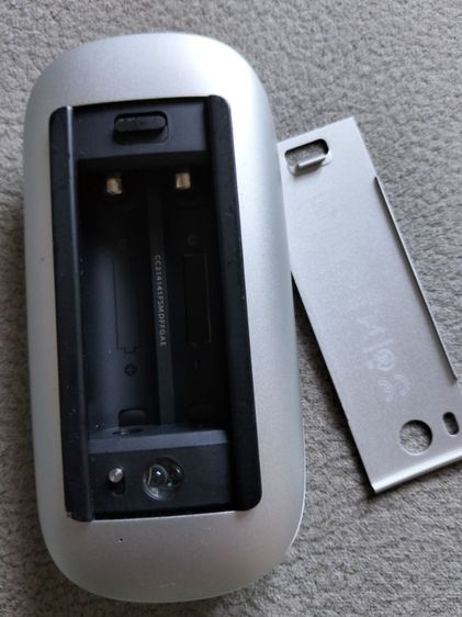 ขอขายเมาส์ Apple wireless model No A12963VDC แท้ผลิตในจีนใช้ถ่าน Alkaline AAA 2ก้อน สีขาว รูปที่ 13