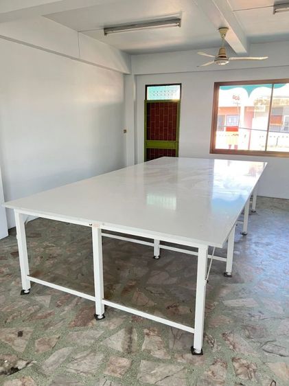 โต๊ะตัดผ้า