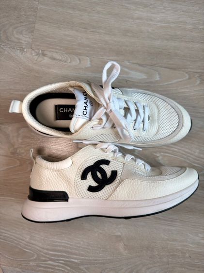 รองเท้าผ้าใบ ขาว หนังแท้ UK 5.5 | EU 38 2/3 | US 7 รองเท้า Chanel low-cut sneakers แท้ ออกจากช็อปปารีส