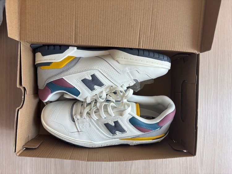 รองเท้าผ้าใบ UK 8.5 | EU 42 2/3 | US 9 รองเท้า new balance ใหม่แกะกล่อง