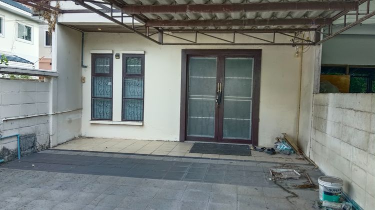 อื่นๆ ไม่มี สร้างเสร็จก่อน 2010 ให้เช่าทาวน์เฮ้าส์ Renovate ใหม่ ลาดพร้าว 47 แยก 9-5 2 ชั้น 26 ตร.ว. จอดรถ 2 คัน ใกล้ BTS รูปที่ 2