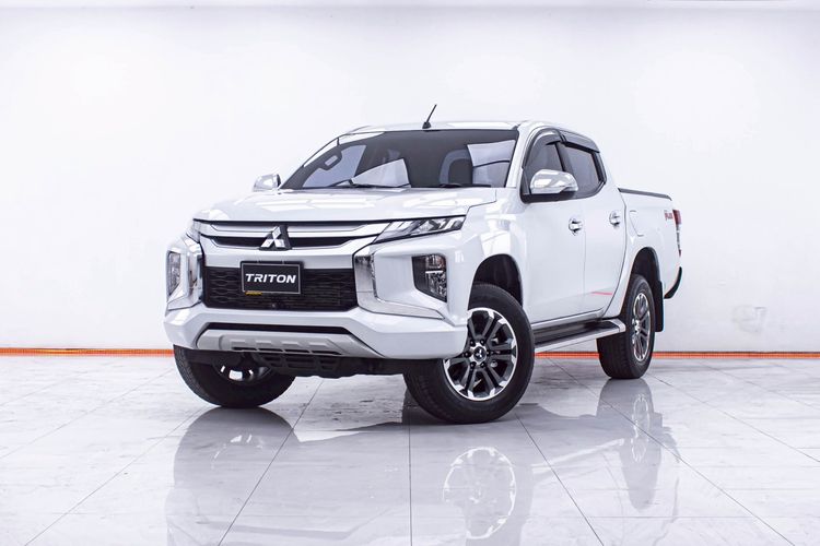 รถ Mitsubishi Triton 2.4 GT Plus สี ขาว