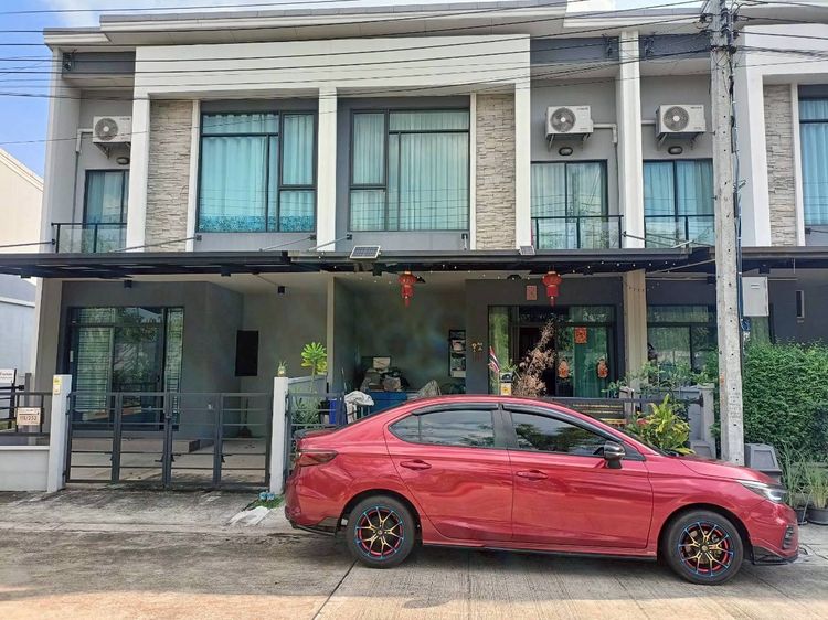 ขายด่วน หมู่บ้าน พลีโน่ พหลโยธิน-วัชรพล1 (เลิกกับสามี เป็นแม่เลี้ยงเดี่ยว เลี้ยงดูพ่อแม่ ทำงานคนเดียว) 