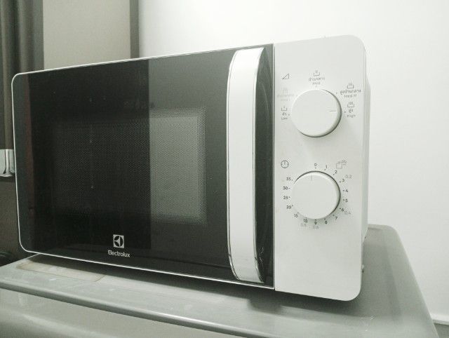 ไมโครเวฟ Electrolux 20 ลิตร สภาพใหม่