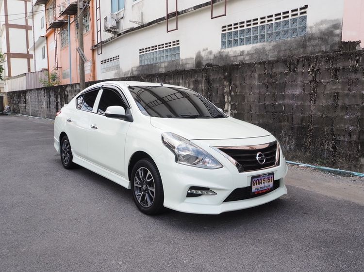 รถ Nissan Almera 1.2 E Sportech สี ขาว
