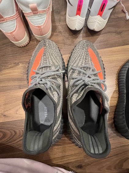 Adidas Yeezy  รูปที่ 2