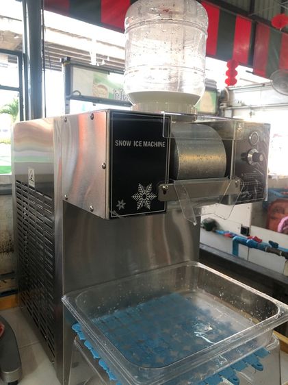 เครื่องทำบิงซูและตู้แช่ท้อปปิ้ง